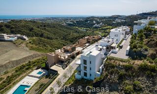 Lichtrijk, eigentijds luxe penthouse te koop met zeezicht in de heuvels van La Quinta Resort in Marbella - Benahavis 797725 
