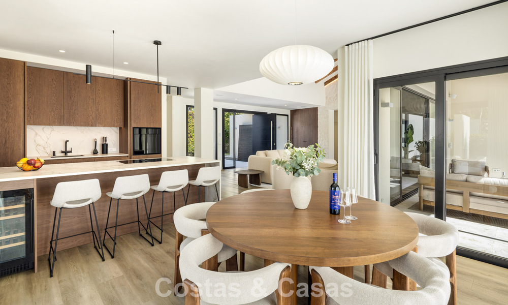 Hedendaagse Mediterrane villa te koop op loopafstand van het strand en voorzieningen van San Pedro, Marbella 797893