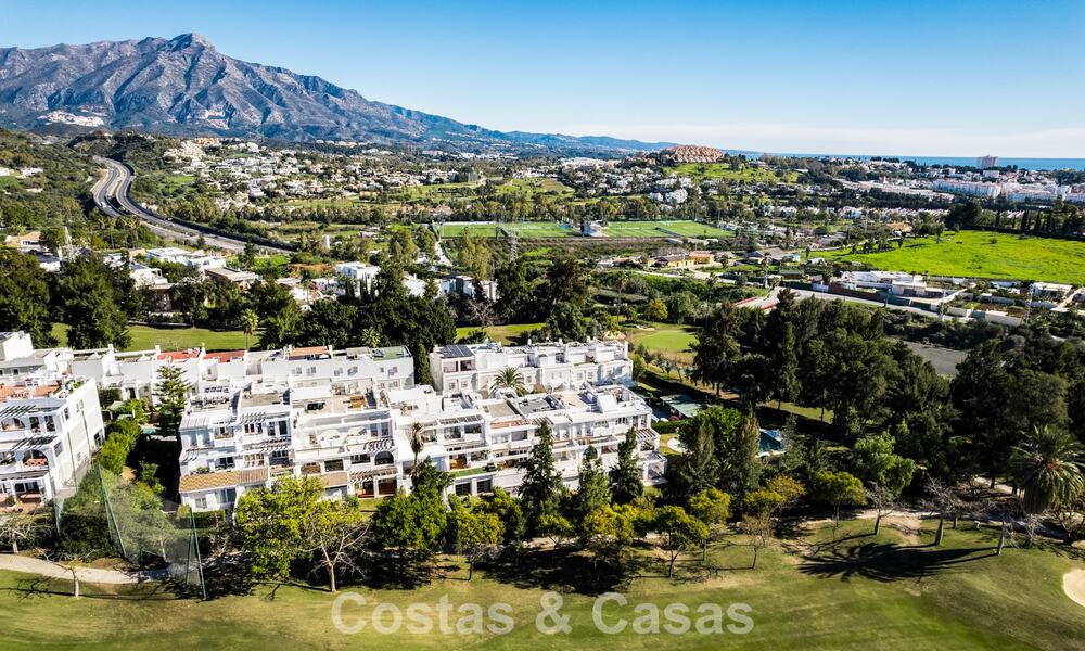 Stijlvol gerenoveerd tuinappartement te koop aan een hoogstaande golfbaan in La Quinta, Benahavis - Marbella 797937