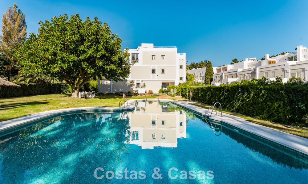 Stijlvol gerenoveerd tuinappartement te koop aan een hoogstaande golfbaan in La Quinta, Benahavis - Marbella 797940