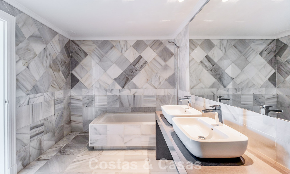 Ruim 2-slaapkamerappartement met zeezicht te koop in Marbella - Benahavis 797981