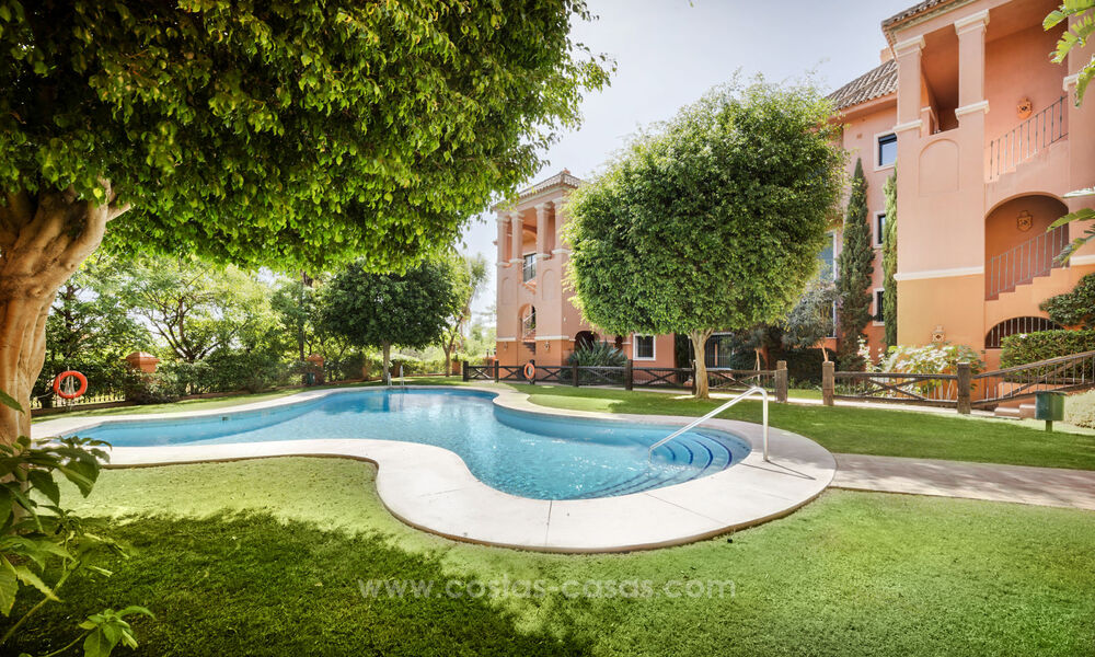Ruim 2-slaapkamerappartement met zeezicht te koop in Marbella - Benahavis 798517