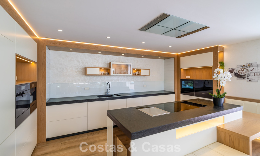 Indrukwekkende, moderne mansion met gastenverblijf te koop op de New Golden Mile tussen Marbella en Estepona 798003