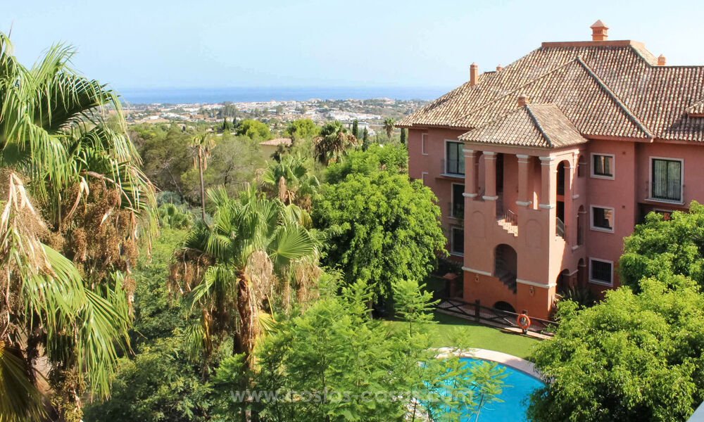 Instapklaar, ruim, luxe appartement met zeezicht te koop in Marbella - Benahavis 798521
