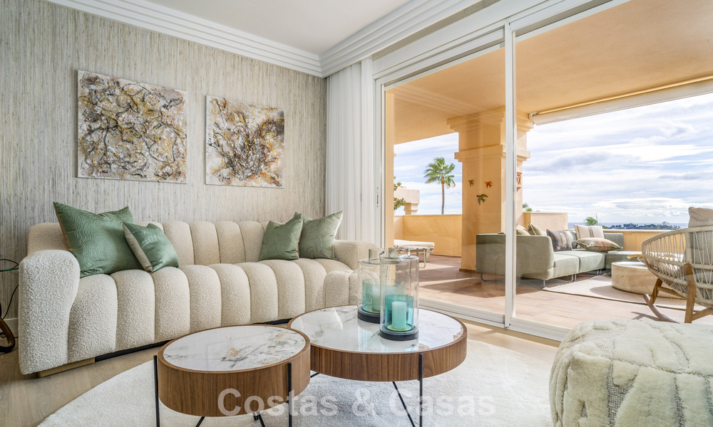 Ruim, gemoderniseerd 4-slaapkamerappartement met zeezicht te koop in Nueva Andalucia, Marbella 798237