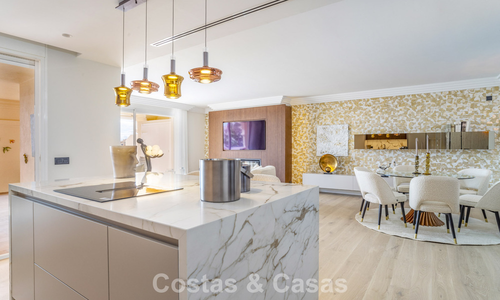 Ruim, gemoderniseerd 4-slaapkamerappartement met zeezicht te koop in Nueva Andalucia, Marbella 798242