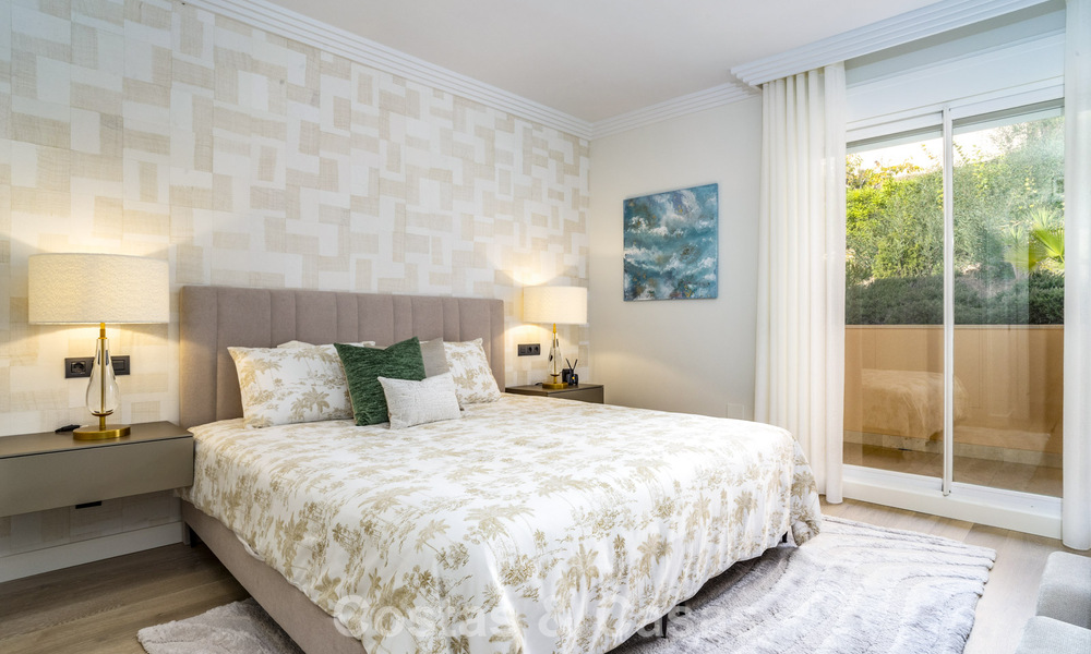 Ruim, gemoderniseerd 4-slaapkamerappartement met zeezicht te koop in Nueva Andalucia, Marbella 798244