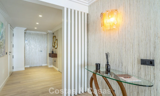 Ruim, gemoderniseerd 4-slaapkamerappartement met zeezicht te koop in Nueva Andalucia, Marbella 798246 