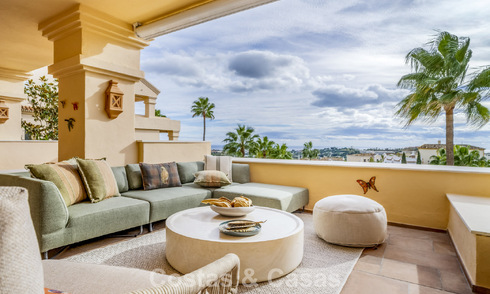 Ruim, gemoderniseerd 4-slaapkamerappartement met zeezicht te koop in Nueva Andalucia, Marbella 798263