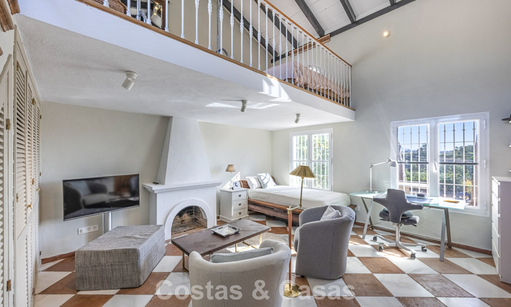 Charmante, rustieke villa met modern comfort te koop in Guadalmina Alta, Marbella 798267