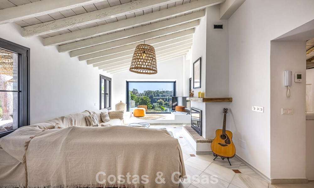Charmante, rustieke villa met modern comfort te koop in Guadalmina Alta, Marbella 798289