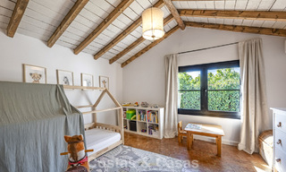 Charmante, rustieke villa met modern comfort te koop in Guadalmina Alta, Marbella 798299 