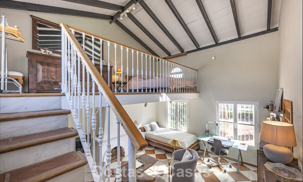 Charmante, rustieke villa met modern comfort te koop in Guadalmina Alta, Marbella 798304