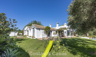 Charmante, rustieke villa met modern comfort te koop in Guadalmina Alta, Marbella 798305 