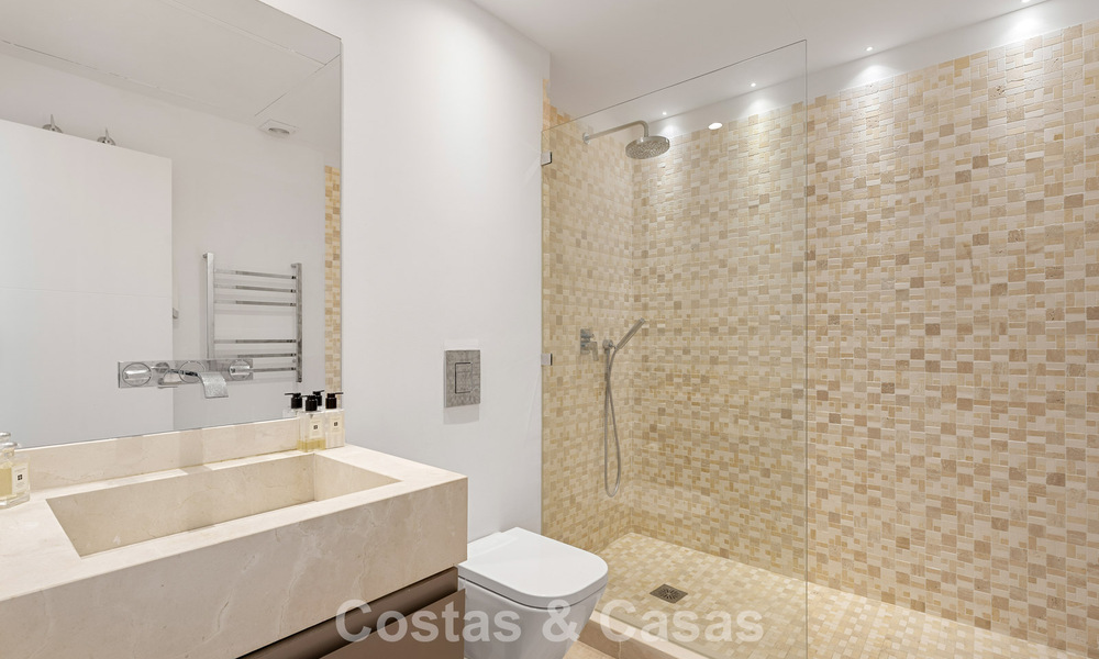 Luxueus, ruim duplex appartement met 4 slaapkamers te koop in een prestigieus resortstijl complex in Nueva Andalucia, Marbella 798399