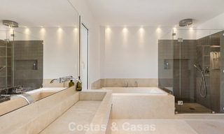 Luxueus, ruim duplex appartement met 4 slaapkamers te koop in een prestigieus resortstijl complex in Nueva Andalucia, Marbella 798404 