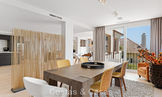 Luxueus, ruim duplex appartement met 4 slaapkamers te koop in een prestigieus resortstijl complex in Nueva Andalucia, Marbella 798409 