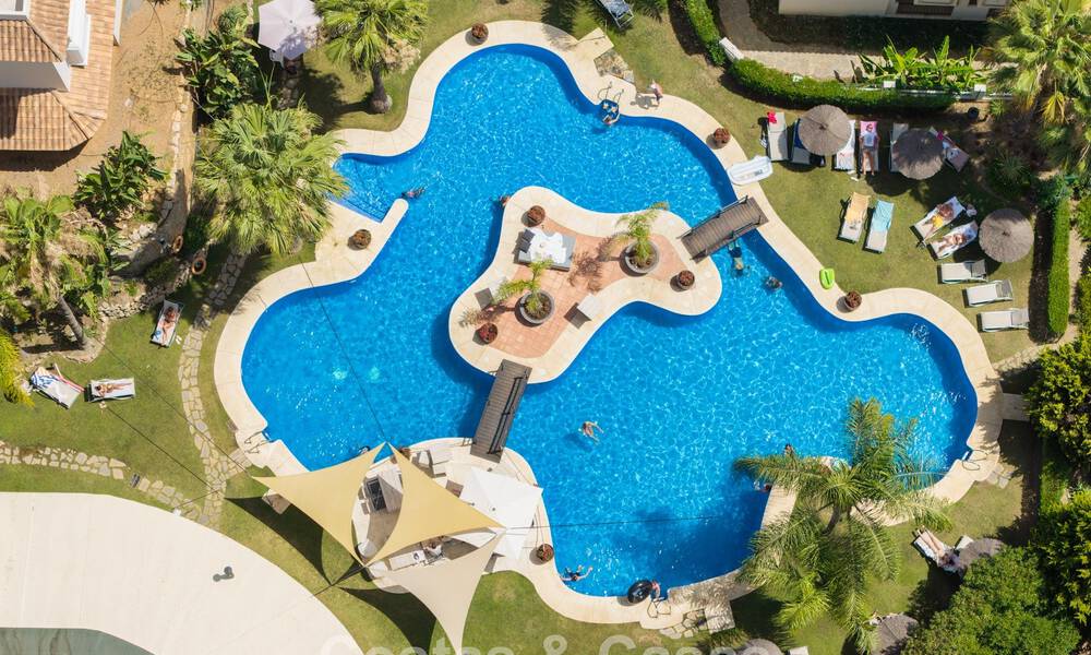 Luxueus, ruim duplex appartement met 4 slaapkamers te koop in een prestigieus resortstijl complex in Nueva Andalucia, Marbella 798421