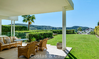 Luxe duplex appartement met grote tuin en zeezicht te koop in Marbella - Benahavis 798323 