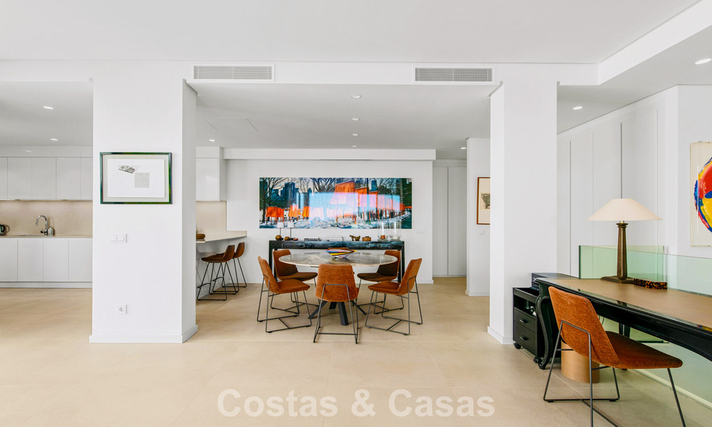 Luxe duplex appartement met grote tuin en zeezicht te koop in Marbella - Benahavis 798327