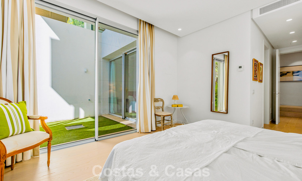 Luxe duplex appartement met grote tuin en zeezicht te koop in Marbella - Benahavis 798333