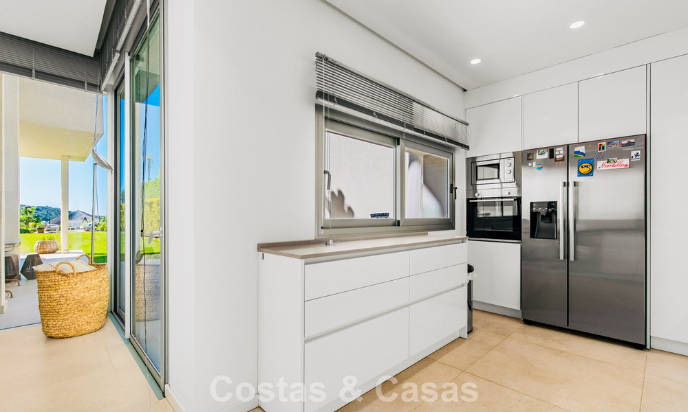 Luxe duplex appartement met grote tuin en zeezicht te koop in Marbella - Benahavis 798338