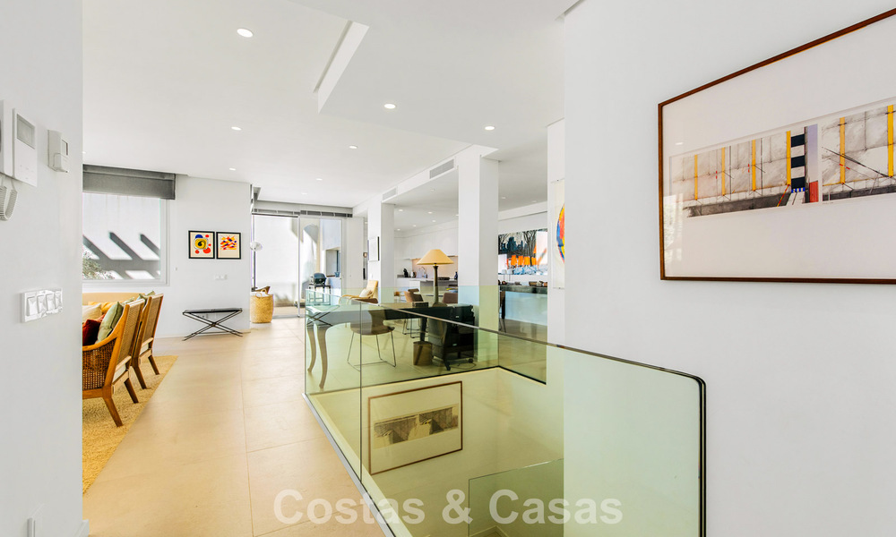 Luxe duplex appartement met grote tuin en zeezicht te koop in Marbella - Benahavis 798342