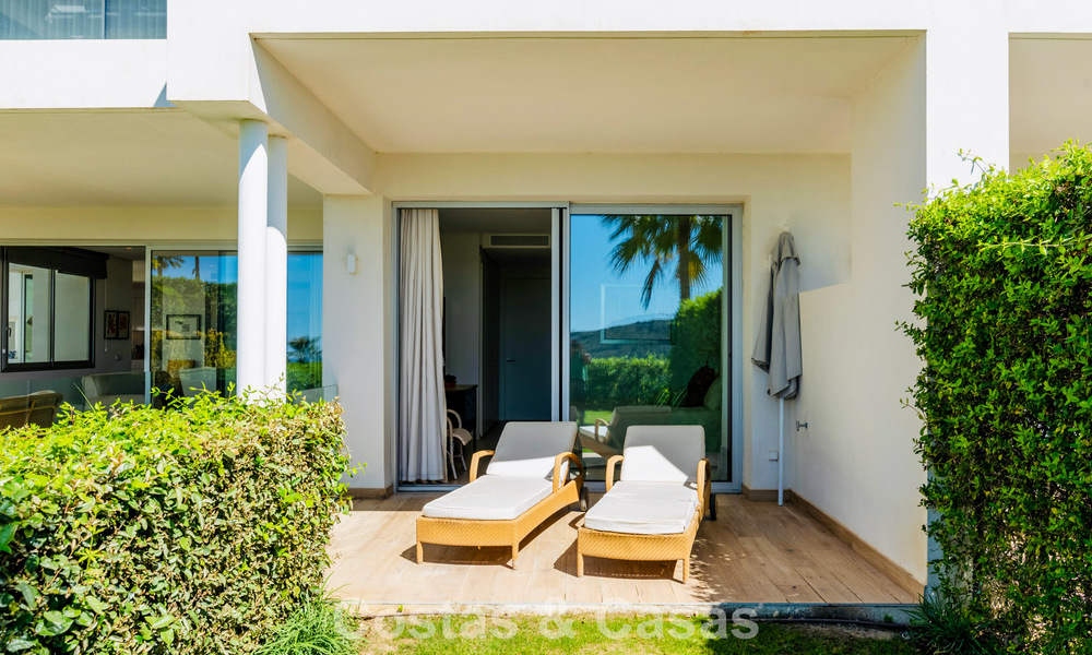 Luxe duplex appartement met grote tuin en zeezicht te koop in Marbella - Benahavis 798361