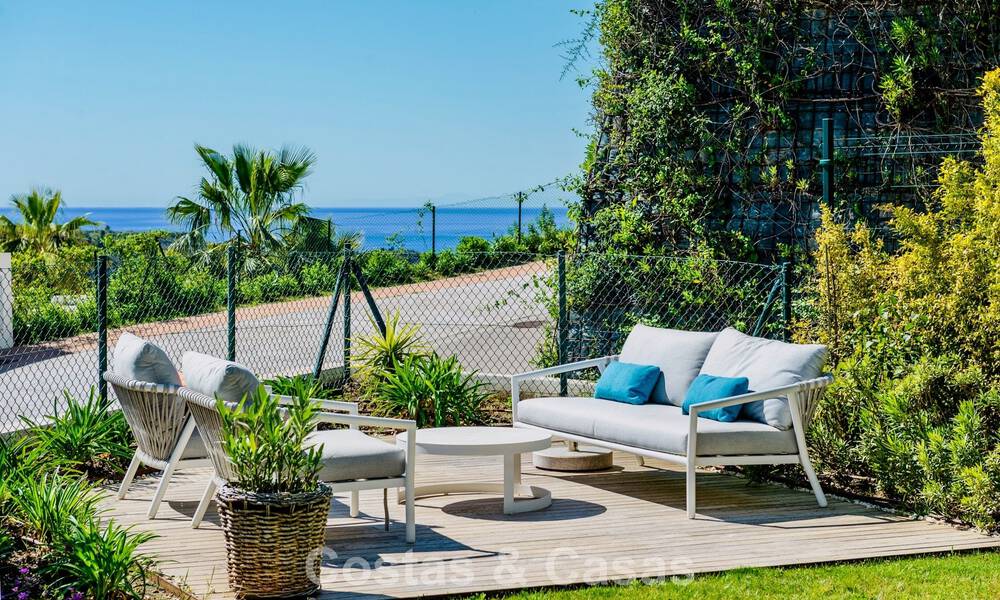 Luxe duplex appartement met grote tuin en zeezicht te koop in Marbella - Benahavis 798371