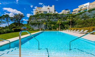 Luxe duplex appartement met grote tuin en zeezicht te koop in Marbella - Benahavis 798373 