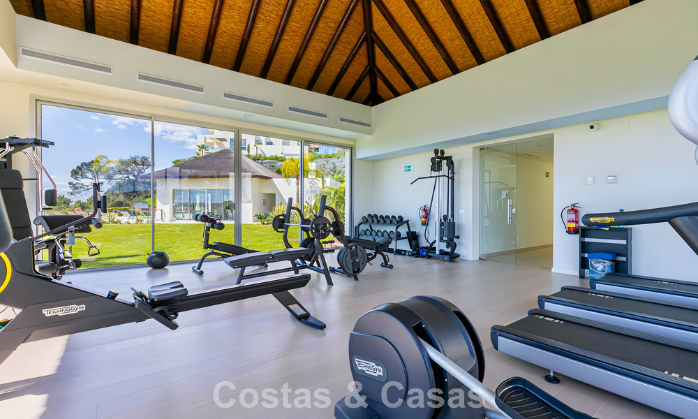 Luxe duplex appartement met grote tuin en zeezicht te koop in Marbella - Benahavis 798379