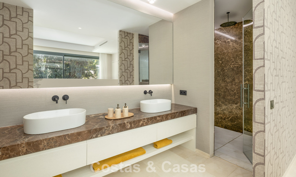 Geavanceerde designvilla te koop op een steenworp van de golfbaan, in het hart- van Nueva Andalucia, Marbella 798422