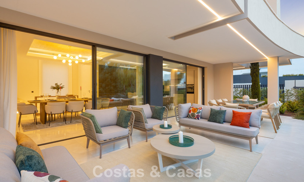 Geavanceerde designvilla te koop op een steenworp van de golfbaan, in het hart- van Nueva Andalucia, Marbella 798424