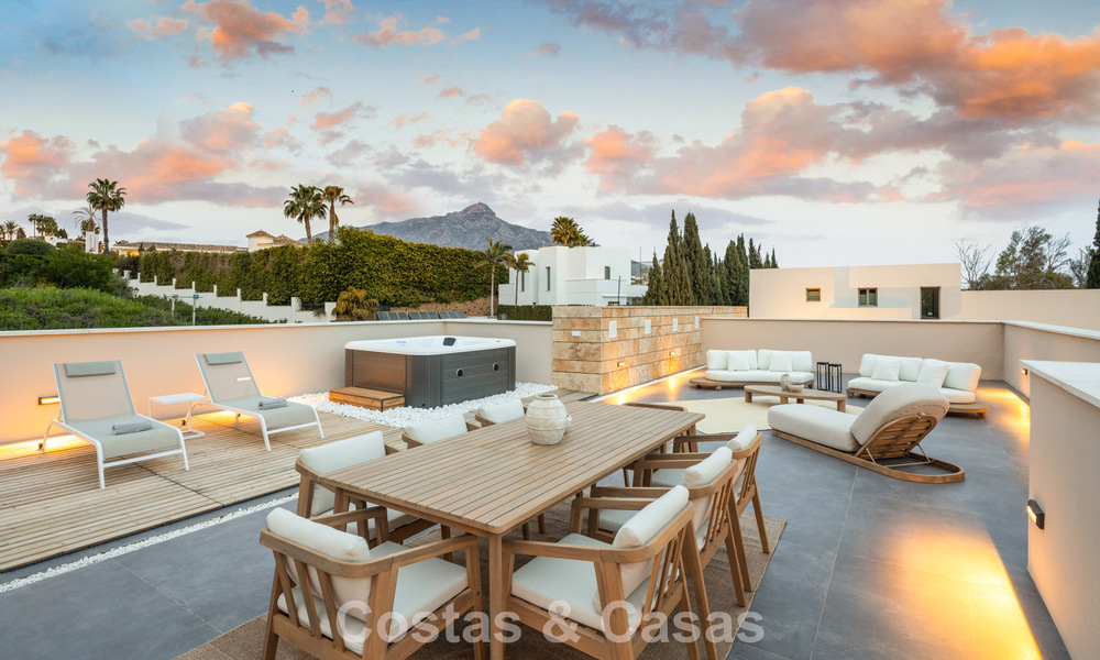 Geavanceerde designvilla te koop op een steenworp van de golfbaan, in het hart- van Nueva Andalucia, Marbella 798427
