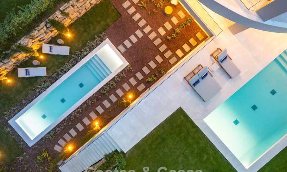 Geavanceerde designvilla te koop op een steenworp van de golfbaan, in het hart- van Nueva Andalucia, Marbella 798430