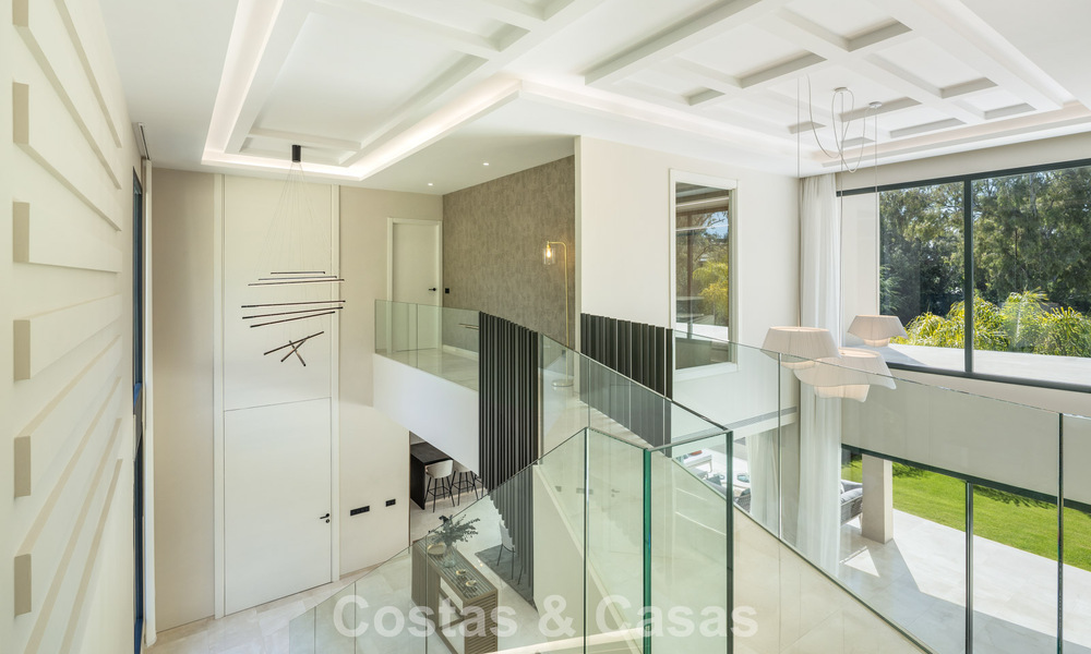 Geavanceerde designvilla te koop op een steenworp van de golfbaan, in het hart- van Nueva Andalucia, Marbella 798440