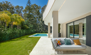 Geavanceerde designvilla te koop op een steenworp van de golfbaan, in het hart- van Nueva Andalucia, Marbella 798448 