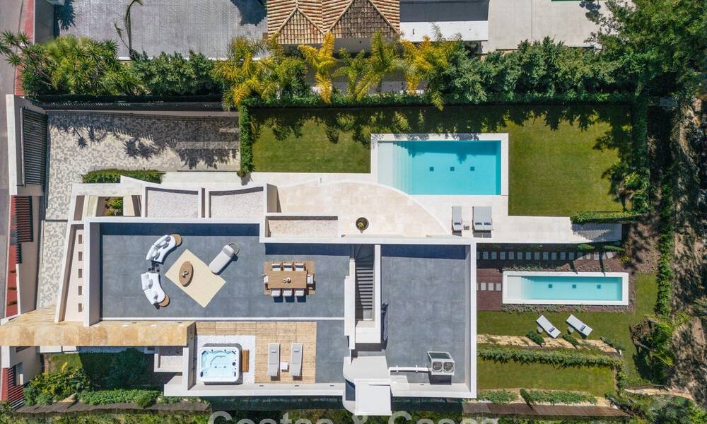 Geavanceerde designvilla te koop op een steenworp van de golfbaan, in het hart- van Nueva Andalucia, Marbella 798450