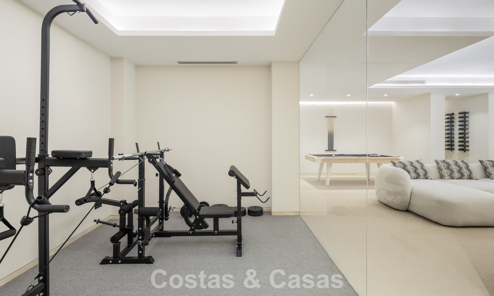 Geavanceerde designvilla te koop op een steenworp van de golfbaan, in het hart- van Nueva Andalucia, Marbella 798455