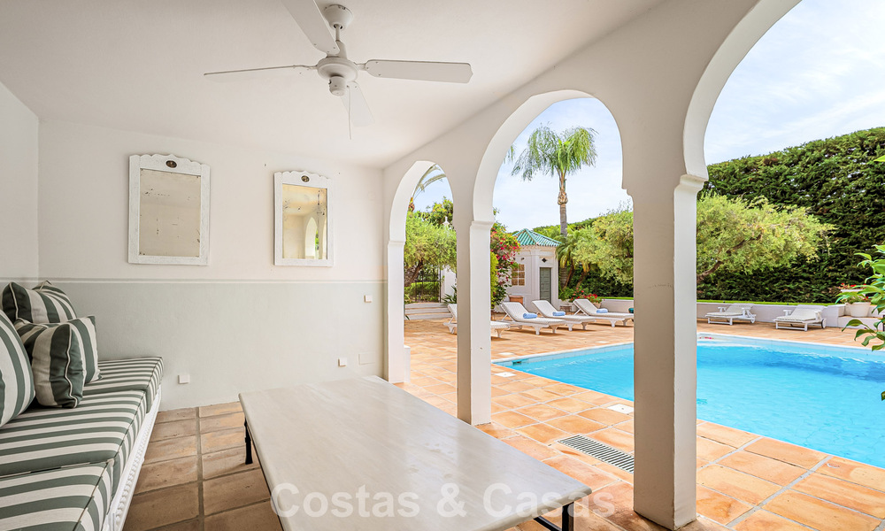 Statige luxevilla in een klassiek mediterrane bouwstijl en met prachtige siertuinen te koop in Sierra Blanca, Marbella 798467