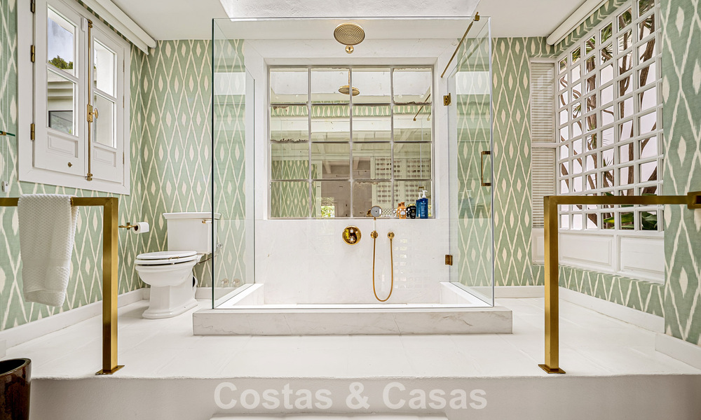 Statige luxevilla in een klassiek mediterrane bouwstijl en met prachtige siertuinen te koop in Sierra Blanca, Marbella 798471