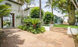 Statige luxevilla in een klassiek mediterrane bouwstijl en met prachtige siertuinen te koop in Sierra Blanca, Marbella 798478 