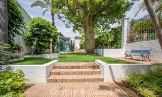Statige luxevilla in een klassiek mediterrane bouwstijl en met prachtige siertuinen te koop in Sierra Blanca, Marbella 798479 