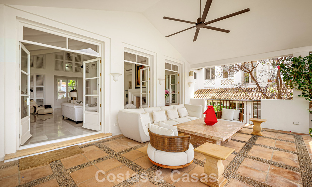 Statige luxevilla in een klassiek mediterrane bouwstijl en met prachtige siertuinen te koop in Sierra Blanca, Marbella 798487