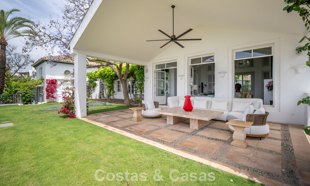 Statige luxevilla in een klassiek mediterrane bouwstijl en met prachtige siertuinen te koop in Sierra Blanca, Marbella 798489