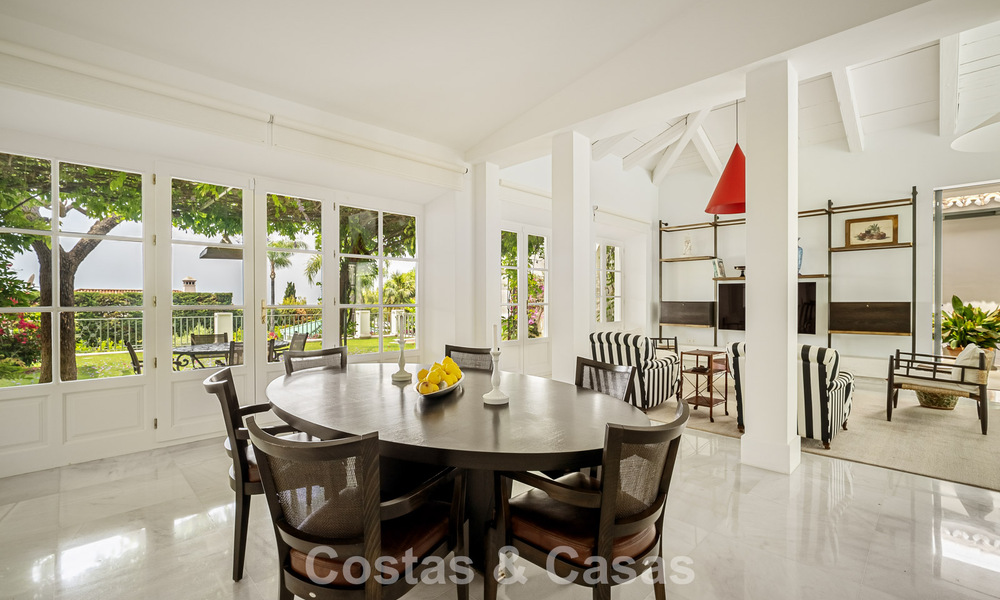 Statige luxevilla in een klassiek mediterrane bouwstijl en met prachtige siertuinen te koop in Sierra Blanca, Marbella 798490