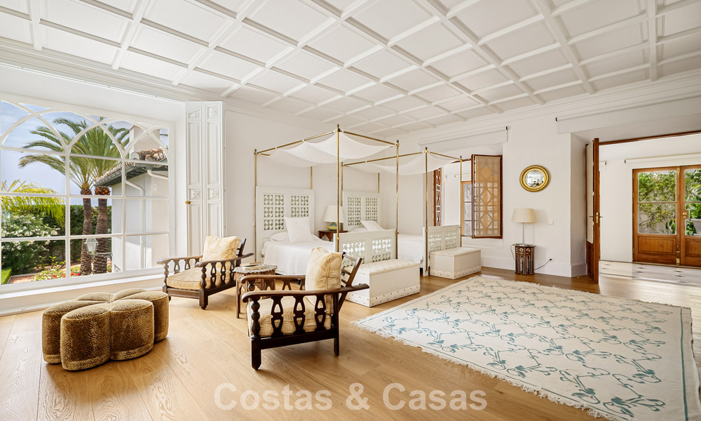Statige luxevilla in een klassiek mediterrane bouwstijl en met prachtige siertuinen te koop in Sierra Blanca, Marbella 798500