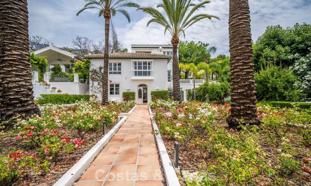 Statige luxevilla in een klassiek mediterrane bouwstijl en met prachtige siertuinen te koop in Sierra Blanca, Marbella 798505