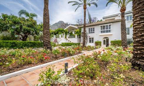 Statige luxevilla in een klassiek mediterrane bouwstijl en met prachtige siertuinen te koop in Sierra Blanca, Marbella 798506
