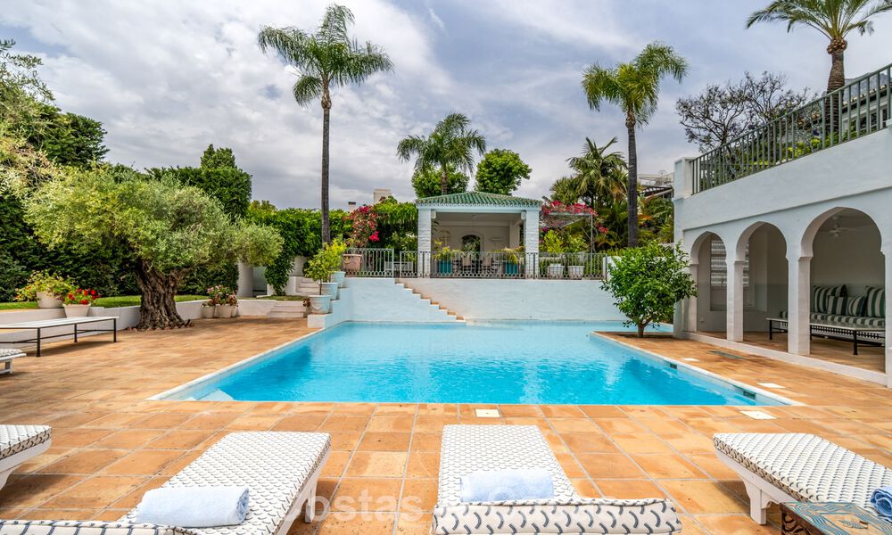 Statige luxevilla in een klassiek mediterrane bouwstijl en met prachtige siertuinen te koop in Sierra Blanca, Marbella 798508